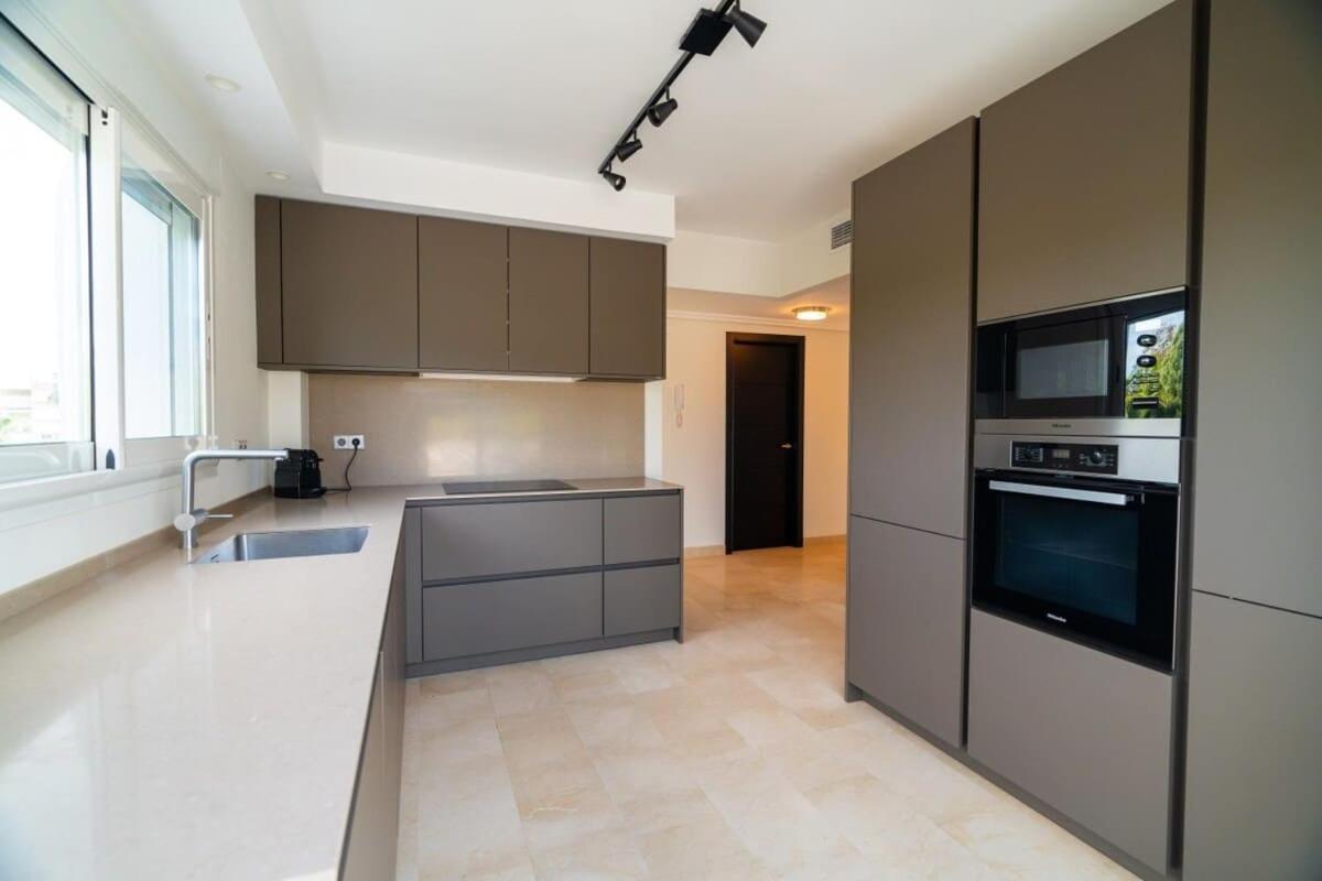 Appartement Seaside Elegance With Sea View *